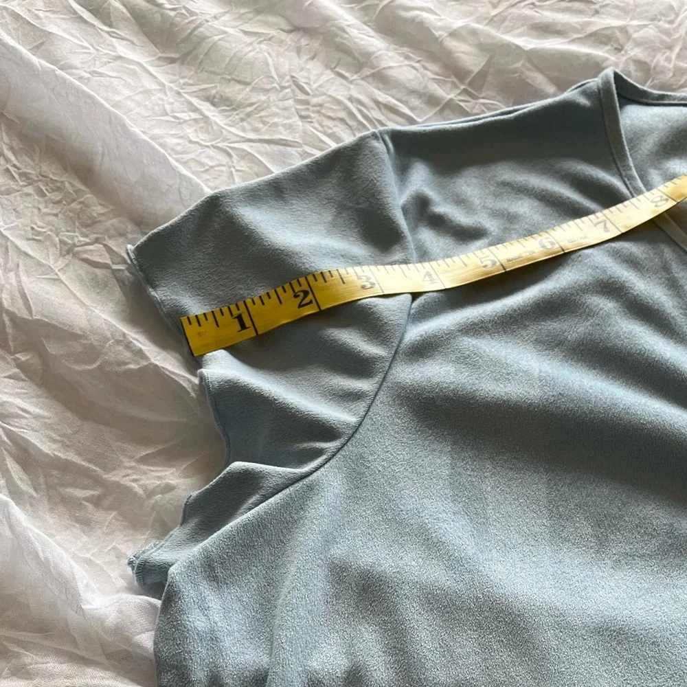 Authentic Faded Glory Light Blue Short Sleeve U-Neck Shirt - Picture 8 of 9